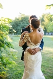 photo-couple-mariage-wedding-robe-dentelle-sunset-gold-hour-chateau-grignols-domaine-dame-blanche-gironde-by-modaliza-photographe-2